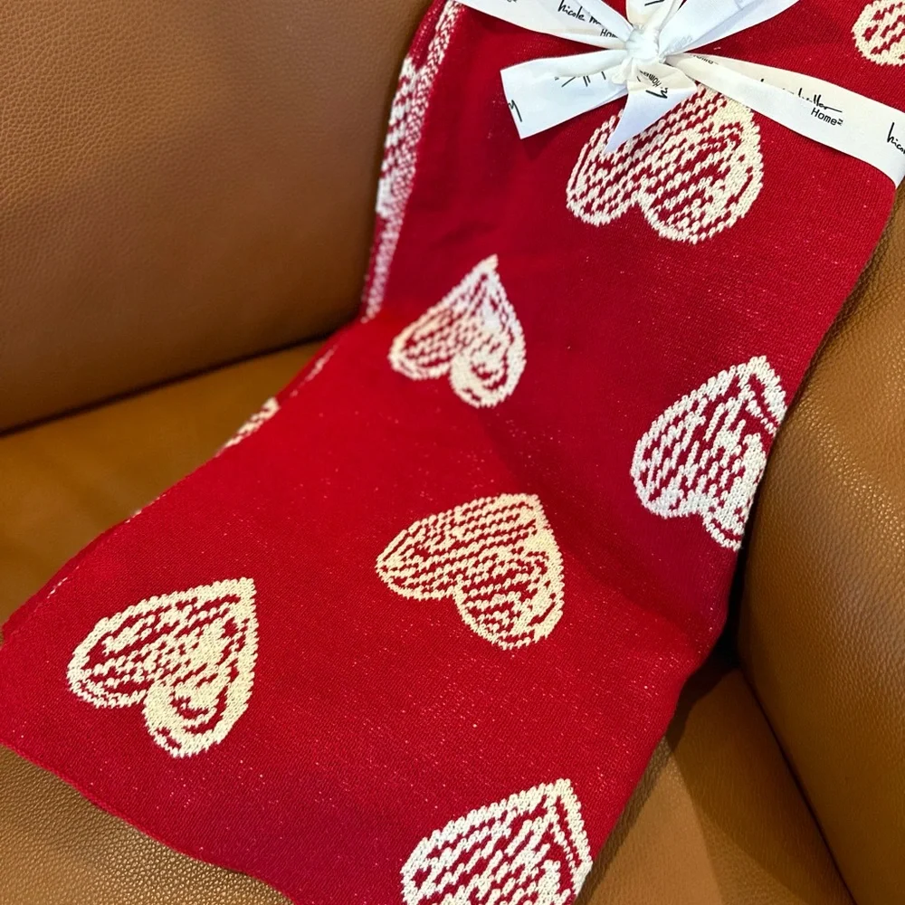 Nicole Miller Valentine’s Day heart knit blanket decorative throw
